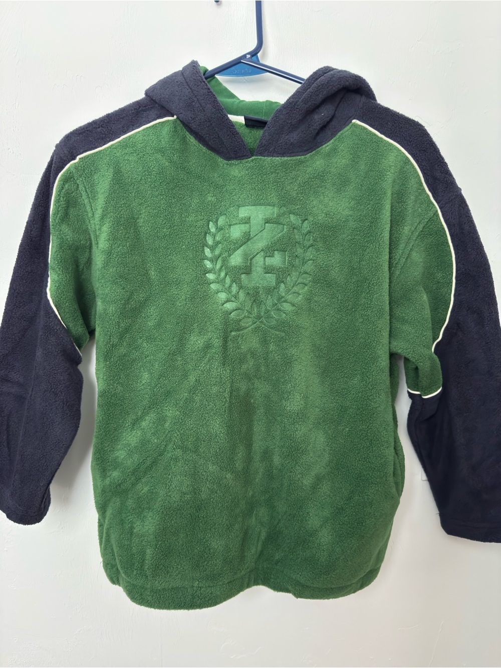Izod Perform vintage plush fleece hoodie pullover
Size 8 S
